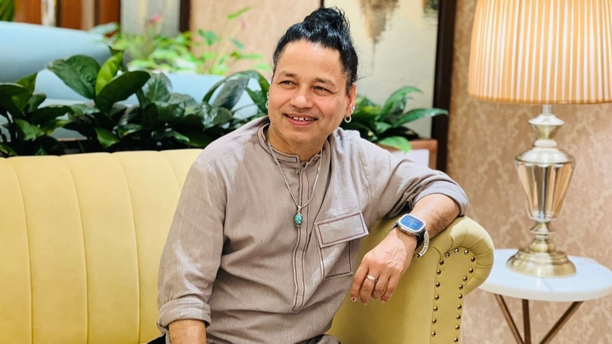 Kailash Kher Halts Gwalior Show After Crowd Chaos, Urges Fans to Maintain Decorum